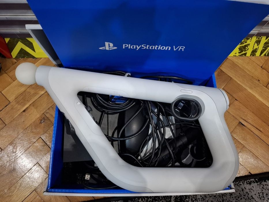 PS VR Очила за виртуална реалност – PS4/PS5 V.1 +4 игри