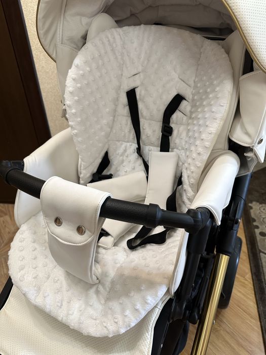 Продается Коляска Adamex