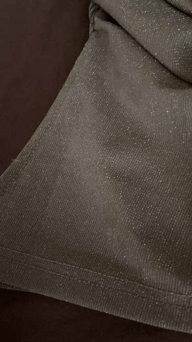 Дамски топове в размер S и XS. В добро състояние ( обличани са рядко).