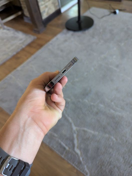 iPhone 14 Pro 256GB - 100% Original - Funcțional (Spate spart)