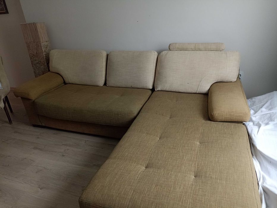 Ъглов диван с лежанка. Изключително здрав и много добре запазен!