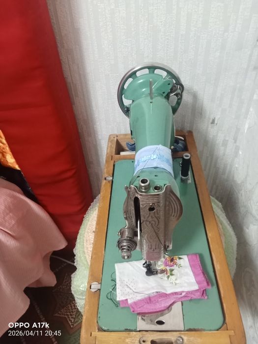 продам швейную машинку бу