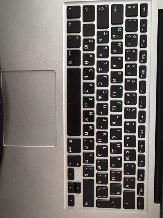 Apple MacBook Air (13-inch, 2017)