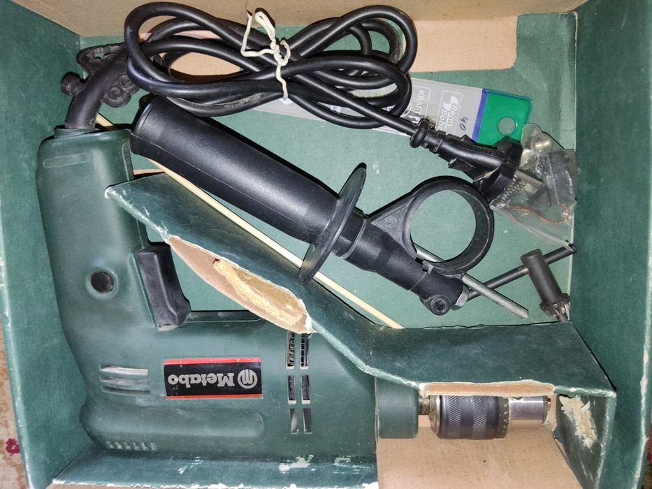 Ударная  дрель Metabo SB E 600 R+L. 
Мощность: 600 Ватт.
Тип: Э