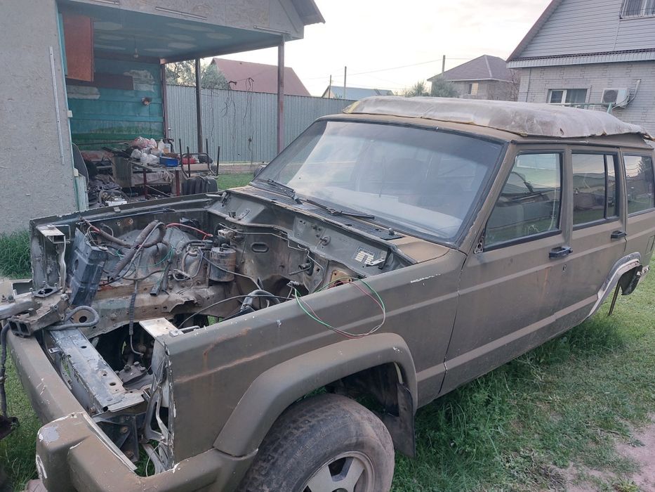 Продам Jeep Cherokee