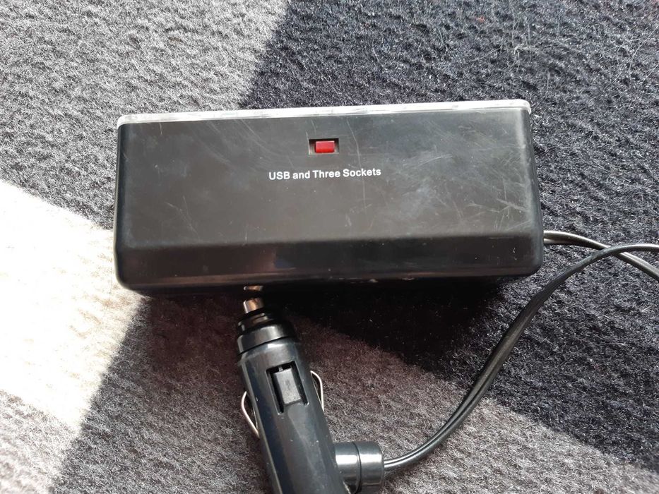 Incarcator adaptor 3 porturi auto + USB 12 V