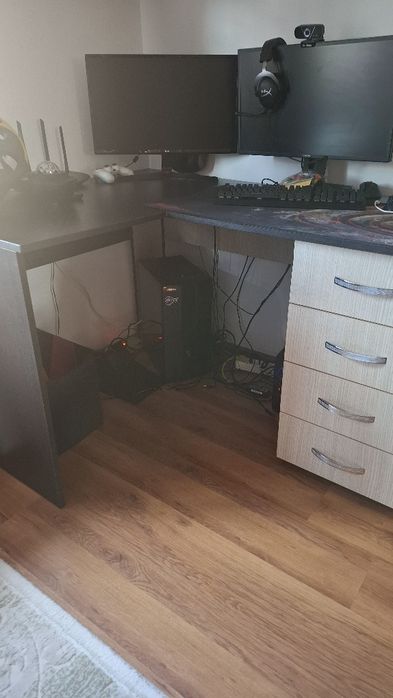 Vând mobila de dormitor