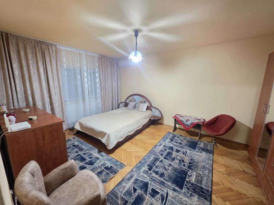 Inchiriez apartament decomandat 1 camera in zona Vlaicu