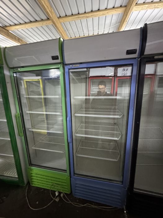 Продам витрины холодильник