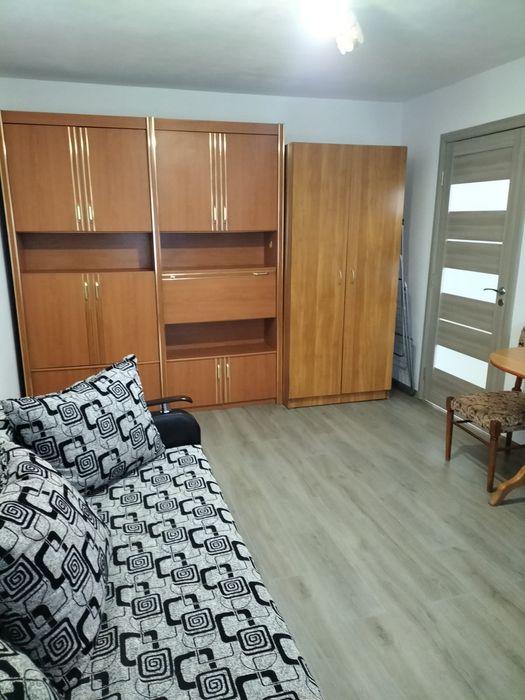 Închiriez apartament cu o camera