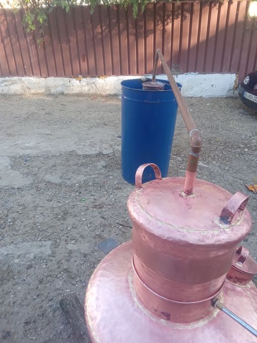 Vând un cazan de făcut pălincă la capacitatea de 150 litri