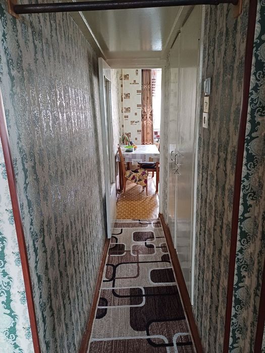 Продается трехкомнатная квартира в городе Навои