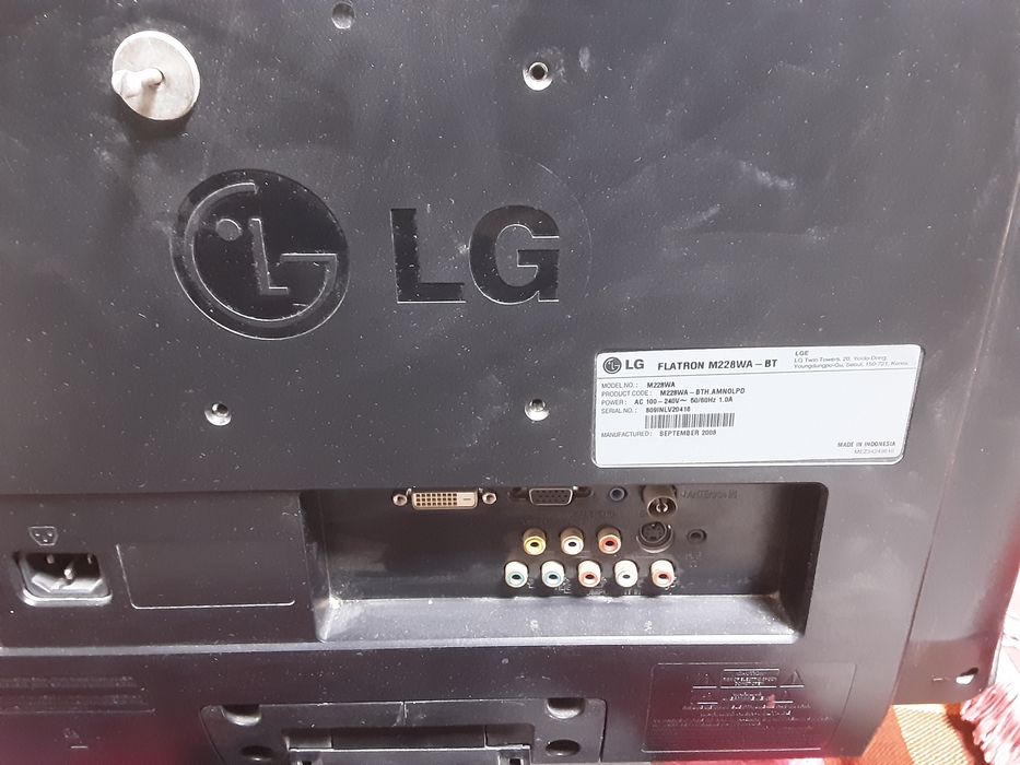 Телевизор LG Flatron, 24 дюйма
