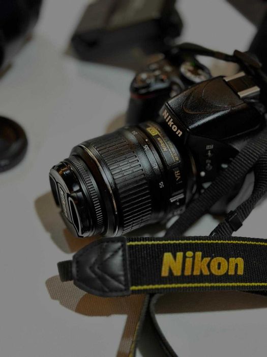 Vând aparat foto DSLR Nikon D5100