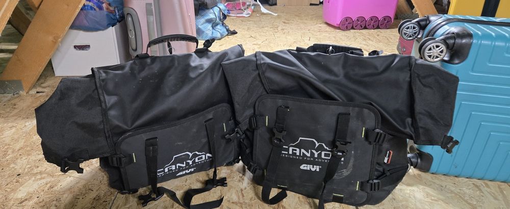 Suport genti + genti laterale + top box Givi - Moto Guzzi V7 850