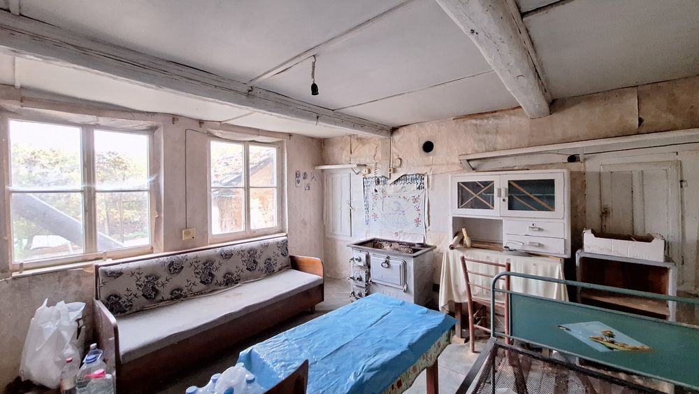 Стара къща, възрожденски стил с хубава гледка в село Новаково