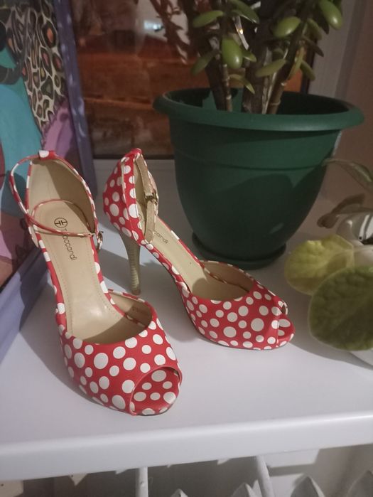 Туфли босоножки летние новые