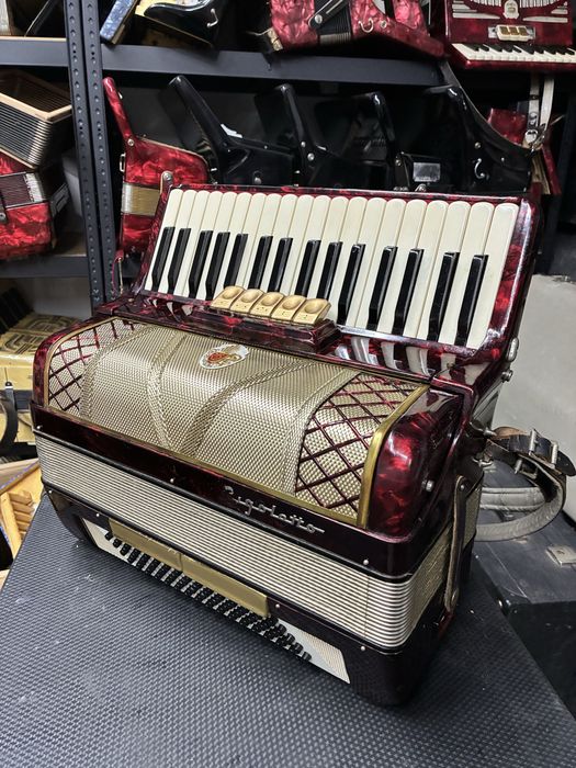 Acordeon nemtesc Rigoletti cu 80 de basi