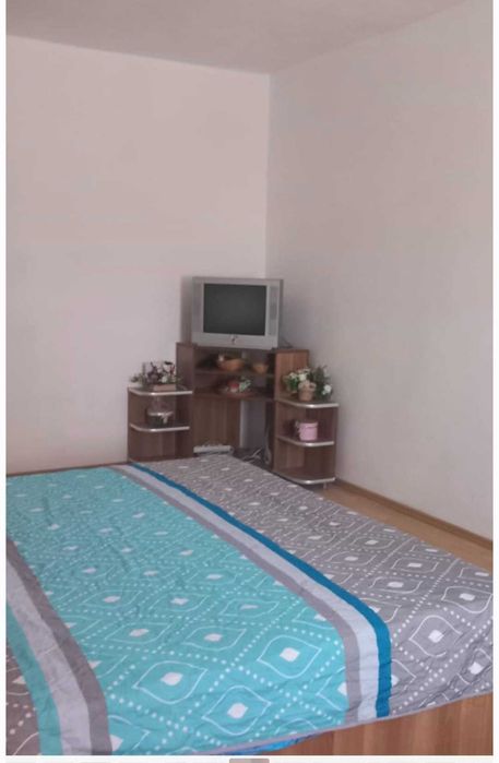 Vând apartament 4 camere 2 băi bucatarie