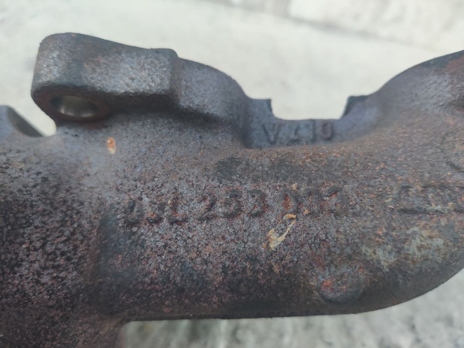 03L253033 Galerie evacuare 2.0 TDI CAG CAH Euro 5 Audi A4 B8 8K Exeo