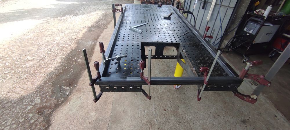 Заваръчна маса лазарно рязана