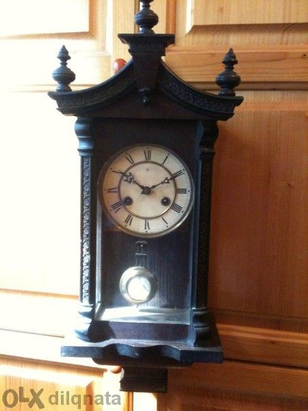 Стенен часовник Junghans