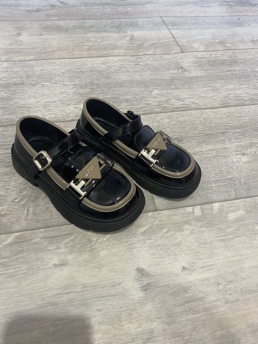 Туфли кроссовки сапожки