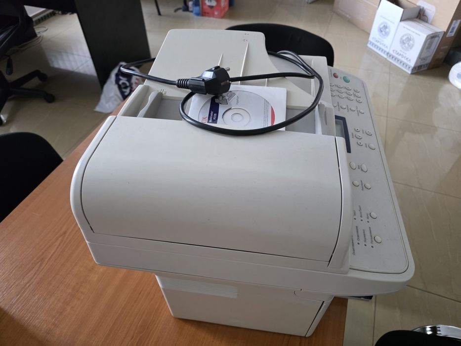 Продавам комбиниран принтер, скенер и копир Xerox WorkCentre PE220