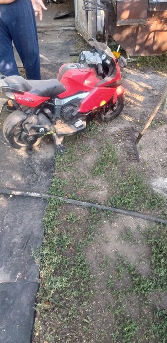 Продаю электроавтомабиль