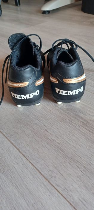 Adidasi crampoane 33