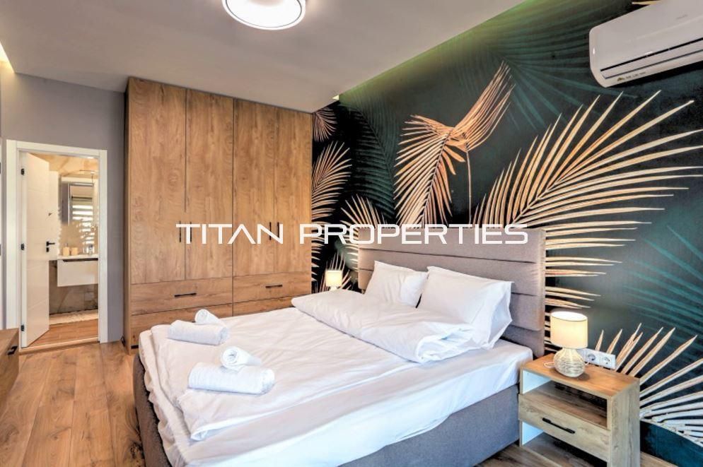 Дава се под наем Четиристаен апартамент в Варна, Галата - 207 кв.м за 2200 € - Снимка #4