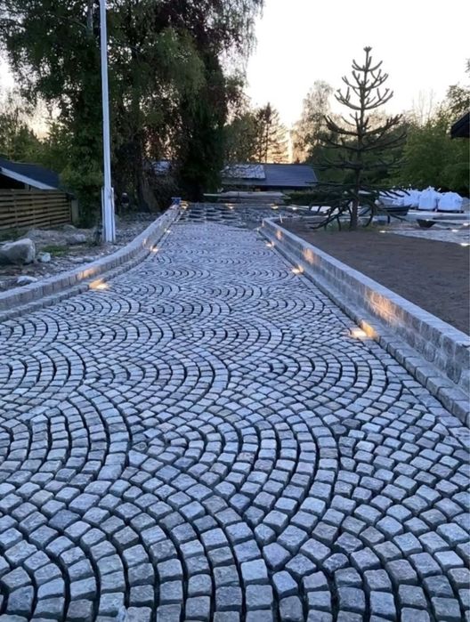 Vand si montez piatra cubica oriunde in tara