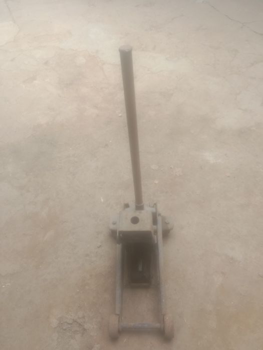 Домкрат податной