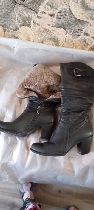 Зимние сапоги , почти новые