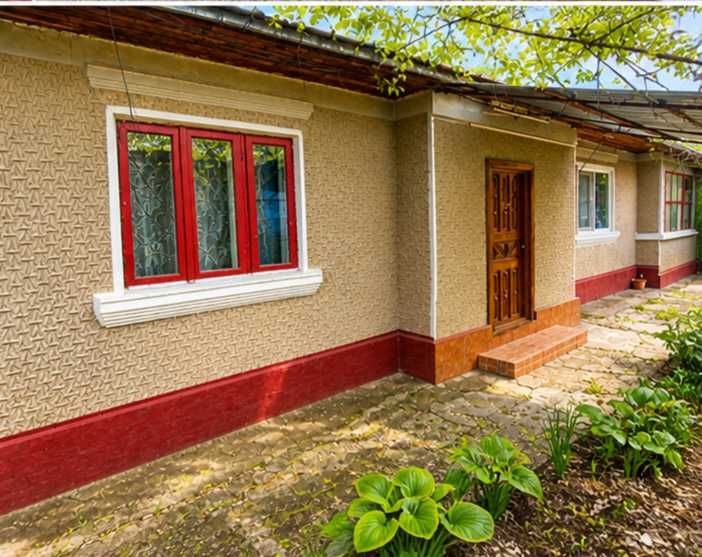 Casă  mobilată + curte(600 mp)