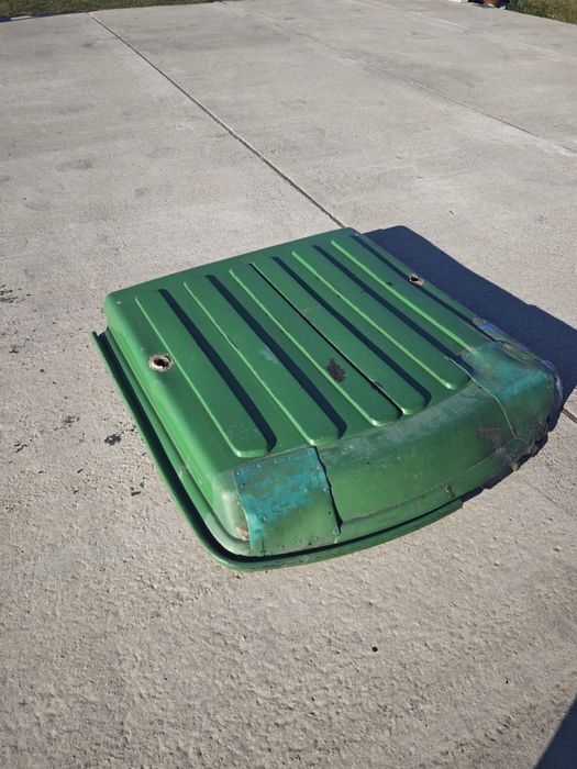 Acoperiș din fibra de sticla pentru tractoare