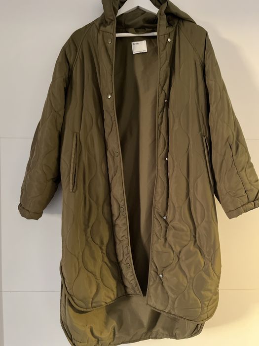 BERSHKA леко яке с качулка в каки цвят