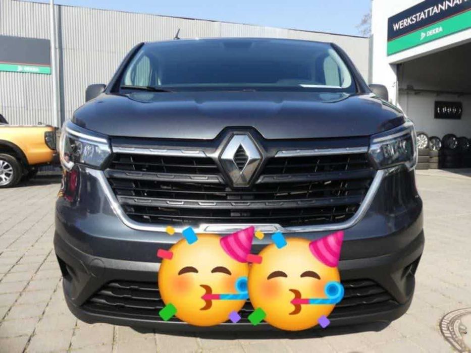 Vând Renault Trafic,