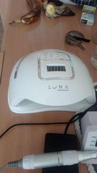 Аппарат для маникюра и лампа