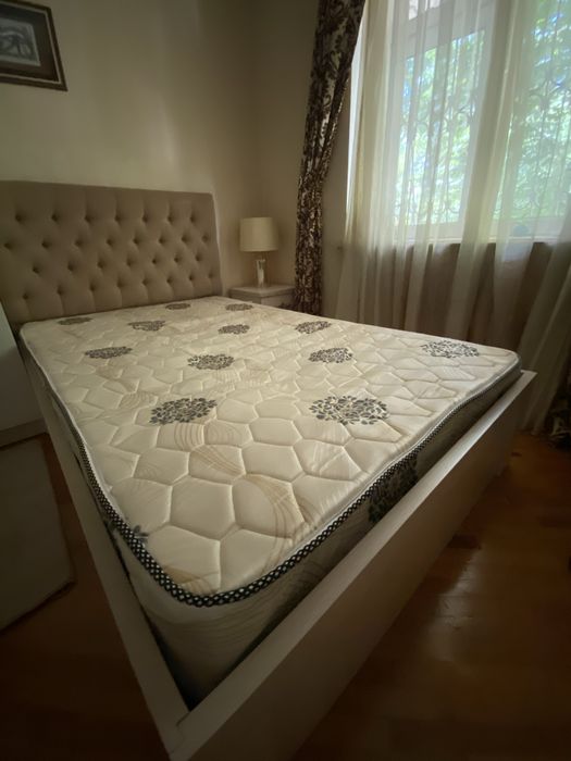 Двуспальная кровать 140×200 + тумба, матрас в подарок