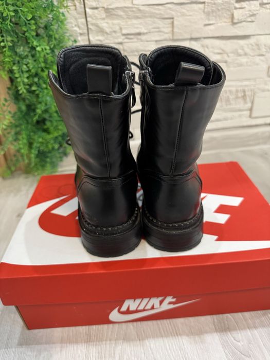 Дамски кожени боти