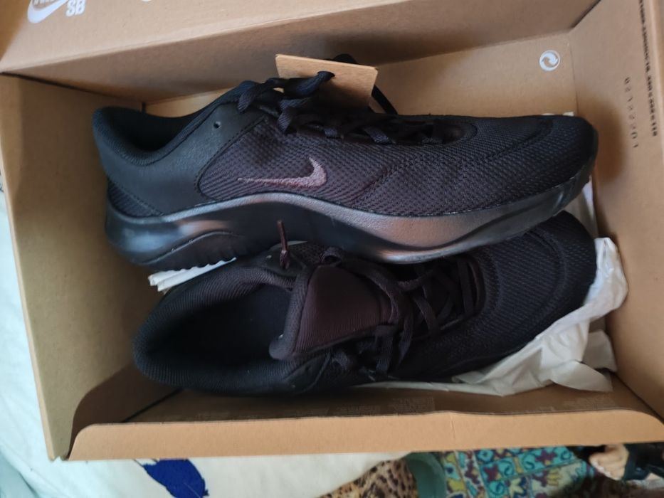 Adidași NIKE nou-nouți buni pentru orice activitate