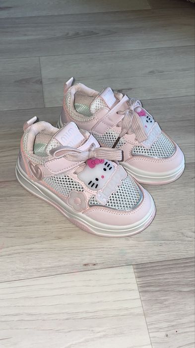 Детская обувь кроссовки