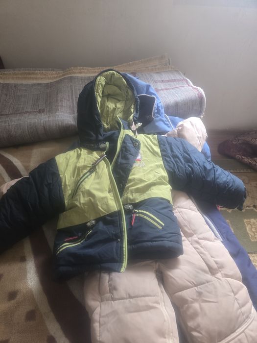 Продам детскии комбенезон