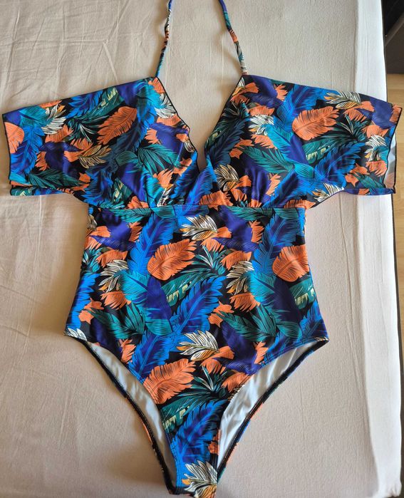 Бански от две части