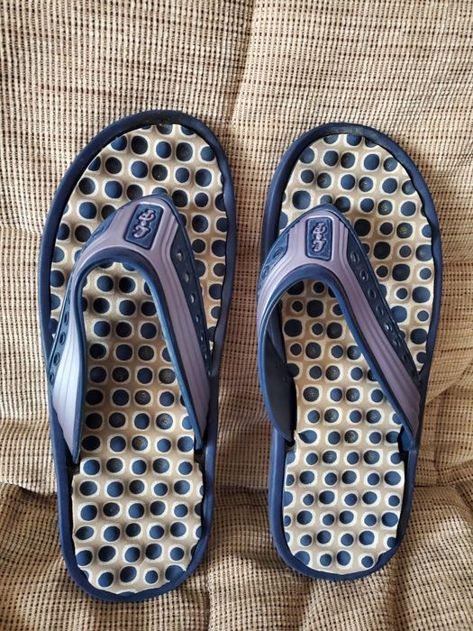 Adidași bărbat 42 și 2/3,papuci plajă