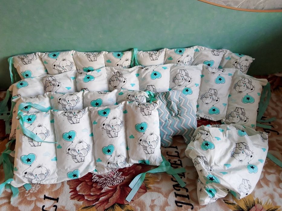 Бортики в кроватку