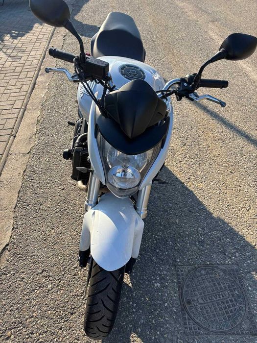 Vand Honda Hornet 600 cm 3 / 29.600 Km / 2010