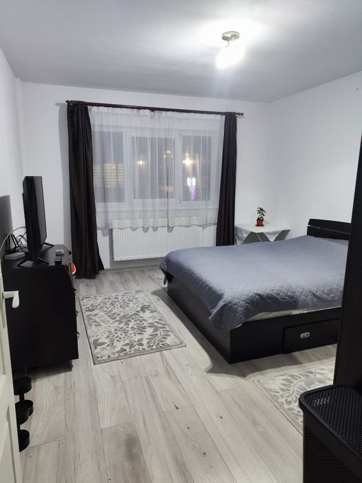 Proprietar inchiriez  garsoniera