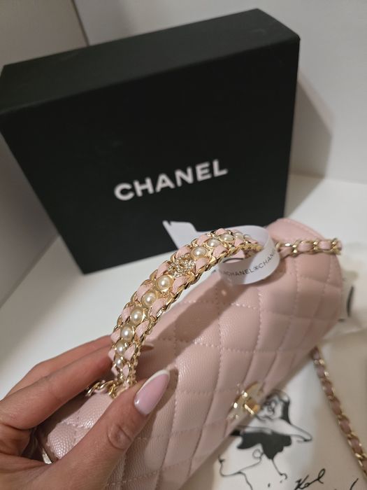 Налична чанта Chanel WOC Pearl